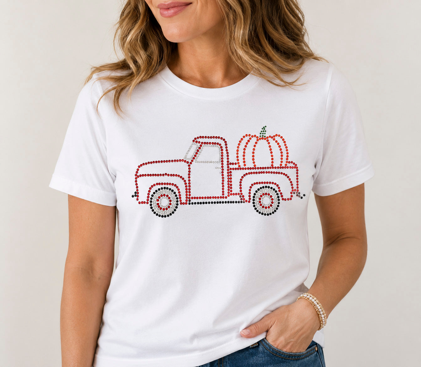 Red truck carrying pumpkin , Blingy, Rhinestones - 1017